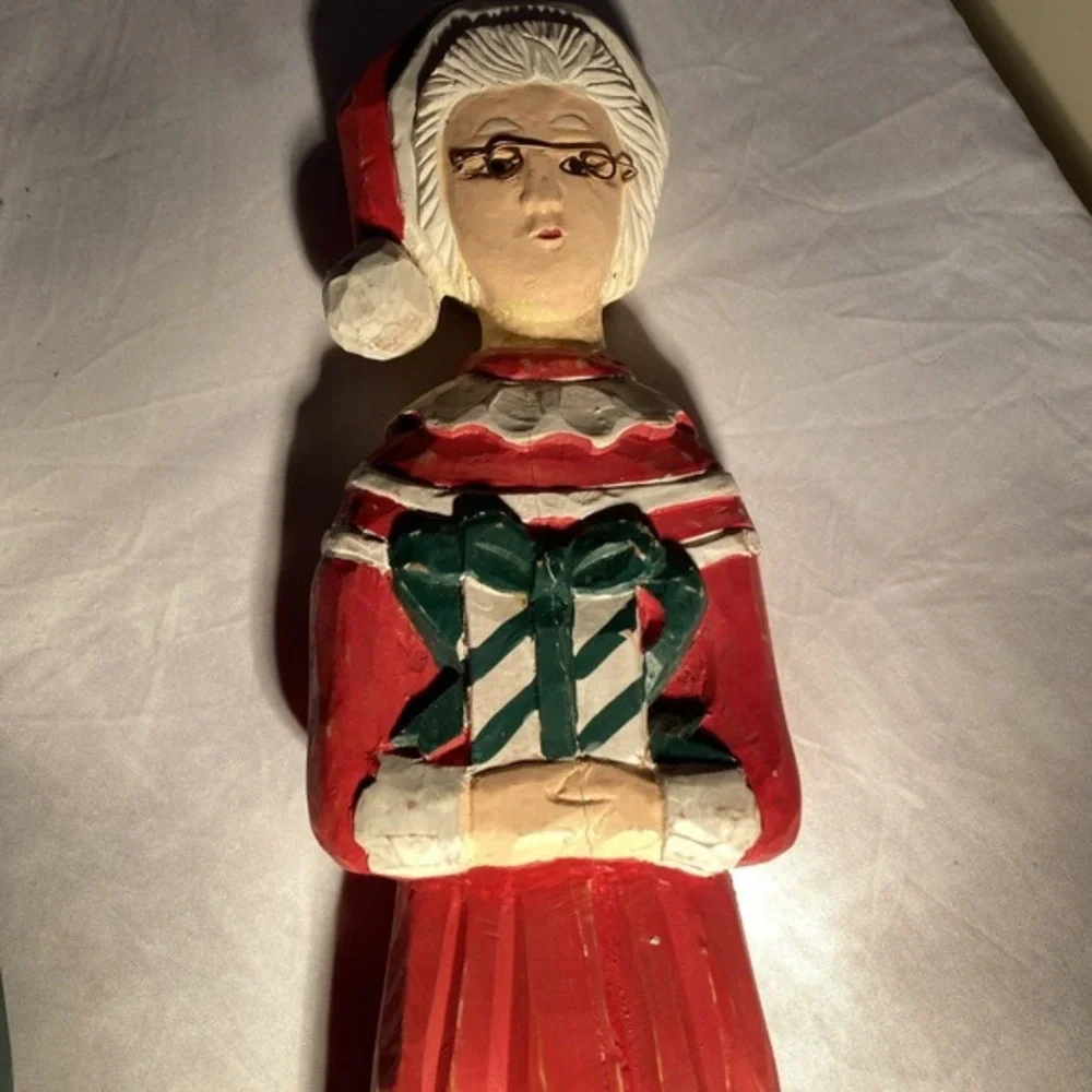 Mr & Mrs Claus 20‎ In Wooden Statues Pier One 3702